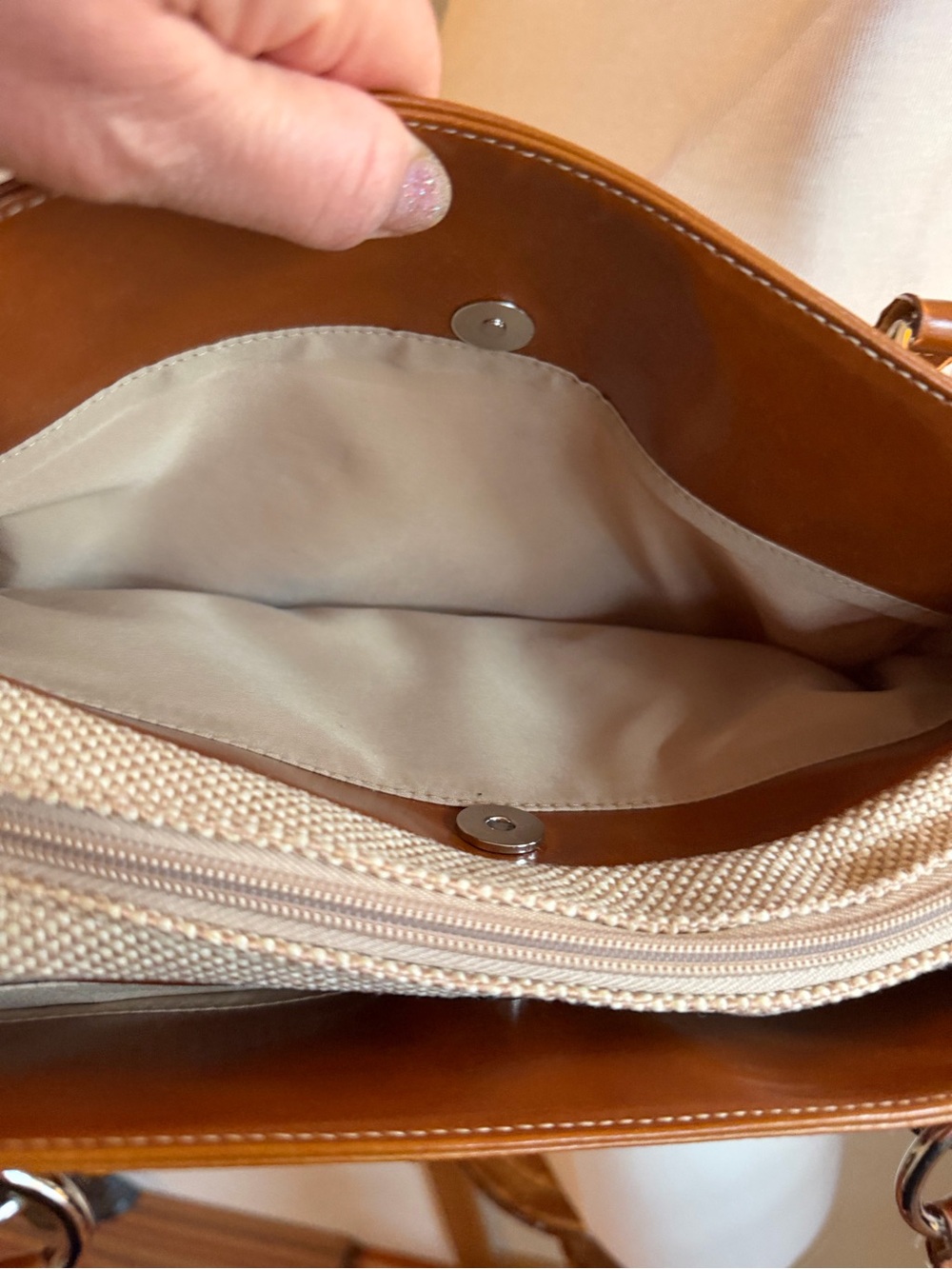 GIANI BERNINI Canvas Shoulder Bag in Tan and Cream 12x7.5x3 inches - Picture 4 of 13